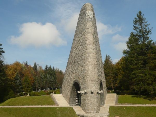  Pamätník Československej armády na Dukle, Zdroj: VHÚ
