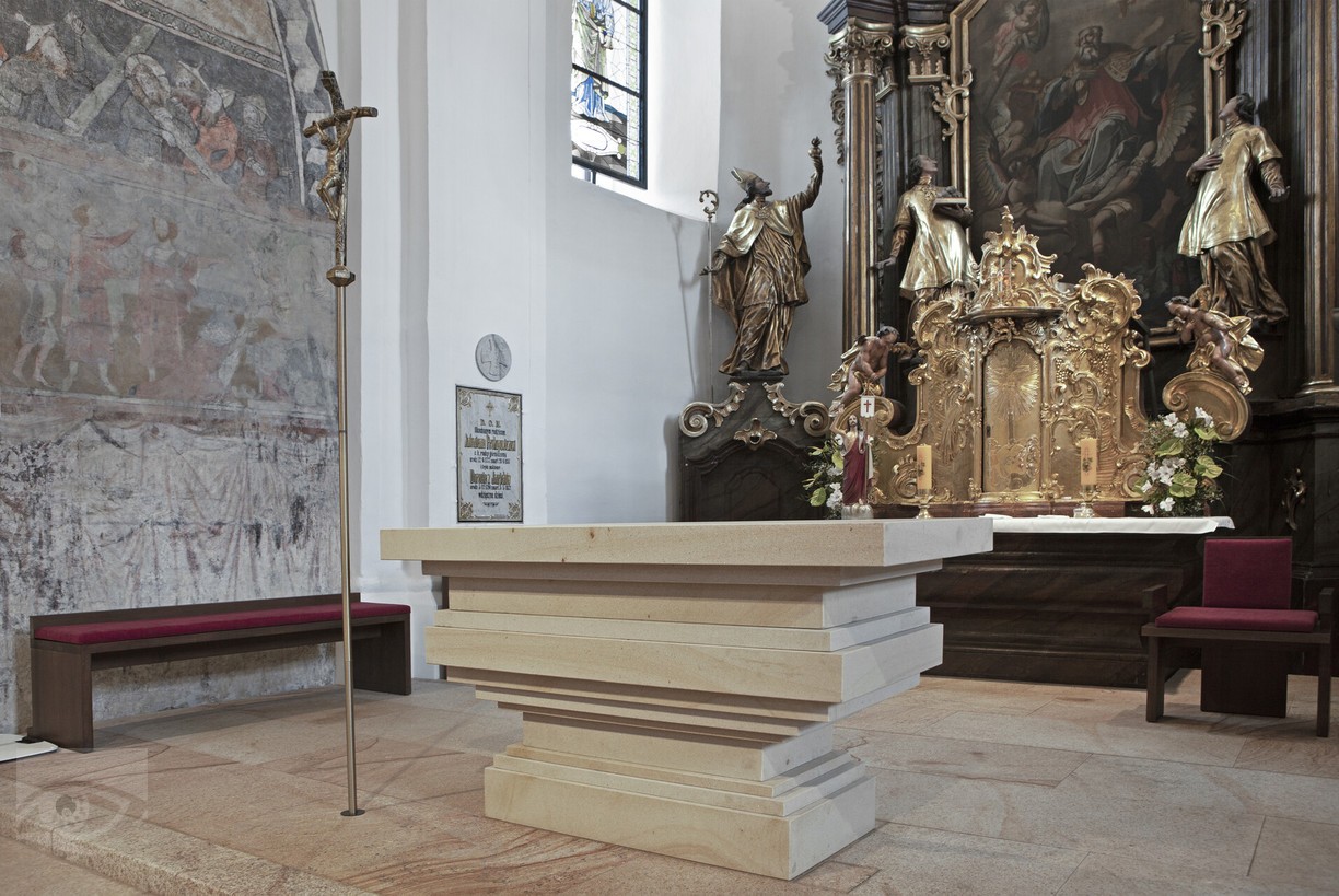 Oltár kostola, Alan Hyza