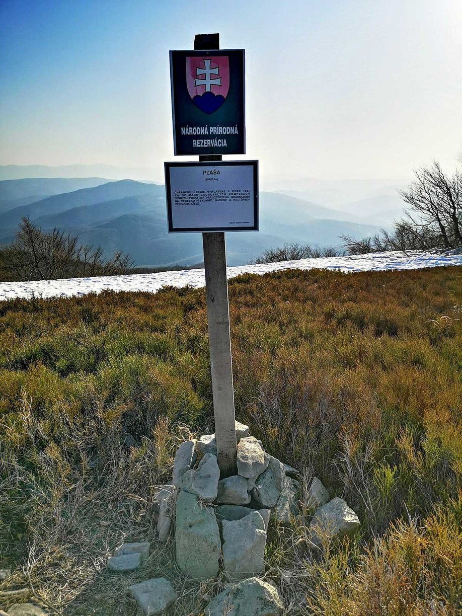Informačná tabuľa o NPR Pľaša na vrchu Pľaša_NPR Pľaša_OOCR Horný Zemplín
