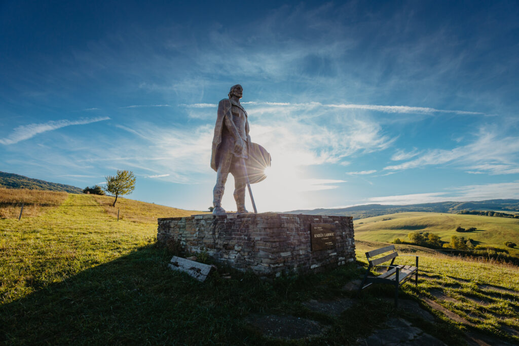 Socha kniežaťa Laborec, Habura